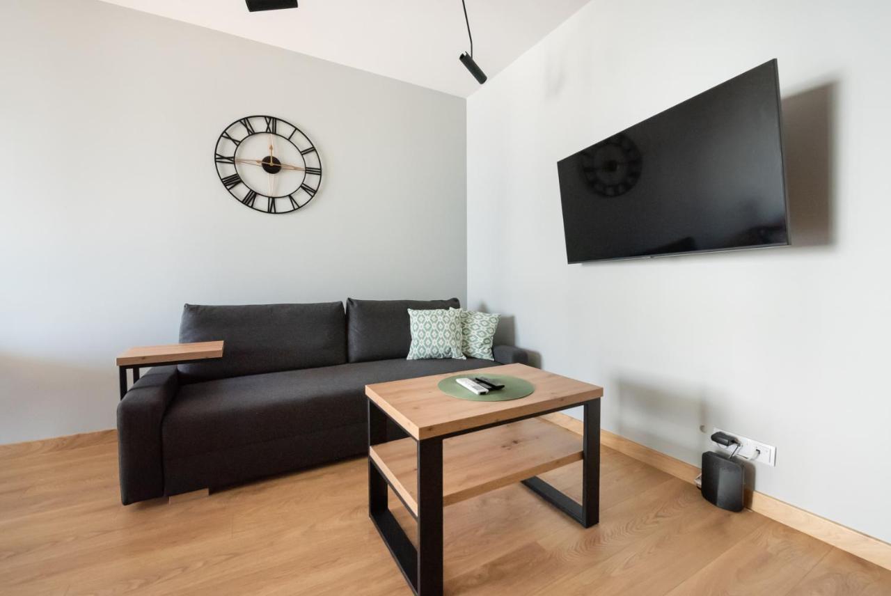 Wola Skwer Happy Apartment Warsawa Bagian luar foto