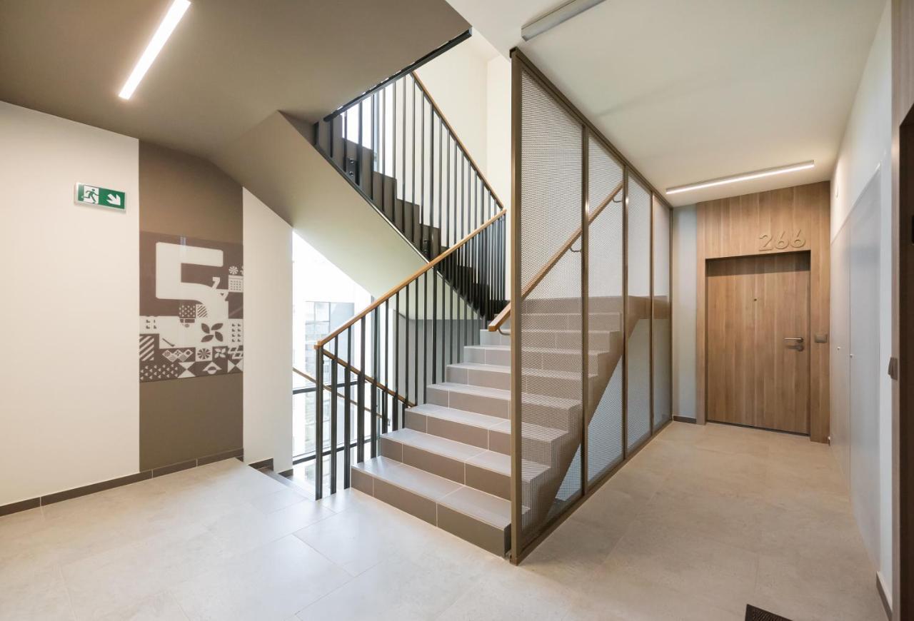 Wola Skwer Happy Apartment Warsawa Bagian luar foto